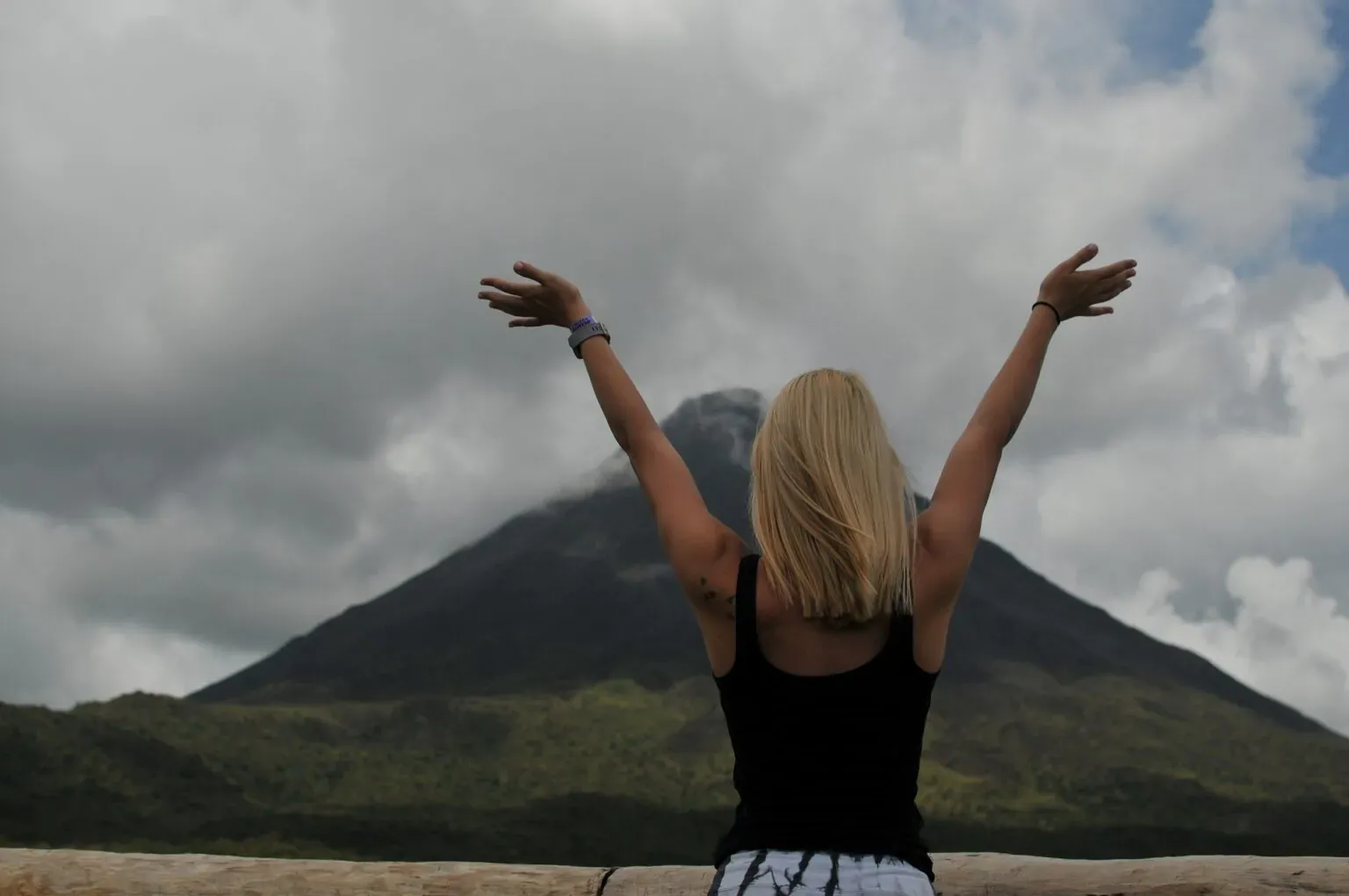 costa-rica-national-parks_volcan-arenal.webp