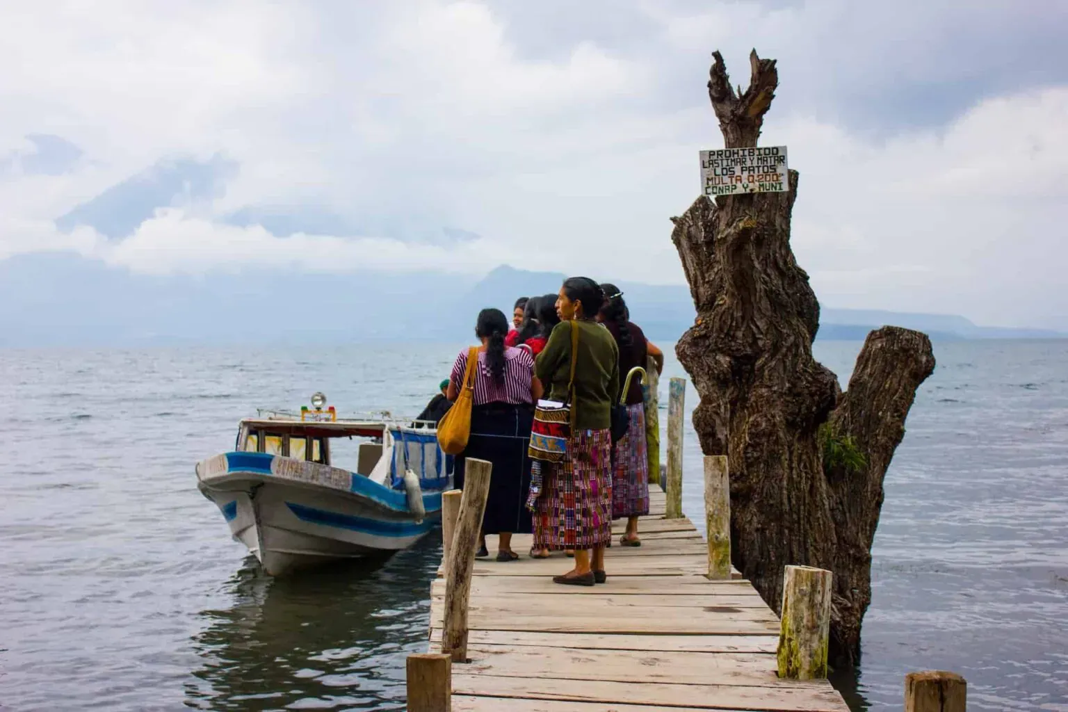 guatemala-guide_atitlan-lake.webp